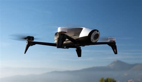 Обновленный квадрокоптер Parrot Bebop 2 с удвоенным временем полета ...