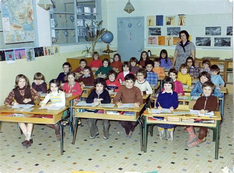 Photo De Classe CE2 De 1975 ECOLE JULES VERNE Copains D Avant