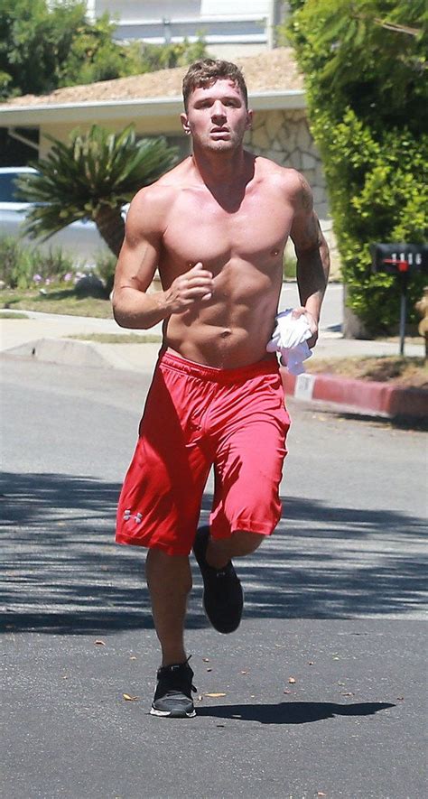 31 Celebrity Bulges That Went Hard In 2015 Shirtless Shirtless Men