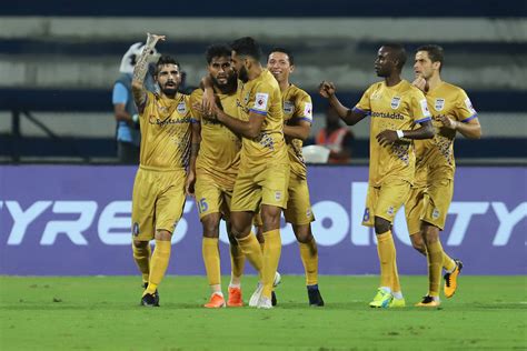 Isl Mumbai Stops Bengaluru S Unbeaten Run After A Thrilling Contest