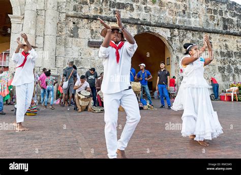 Traditional Latino Dancing In Cartagena Colombia South America Stock