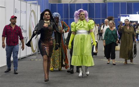 Drag queens protestarán en Feria del Libro Monterrey para denunciar