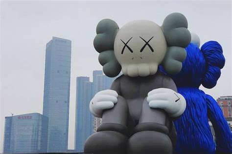 Lokasi Boneka Raksasa Kaws Di Berbagai Belahan Dunia Kumparan