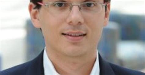 professor stefano giglio wins  behavioral finance paper yale