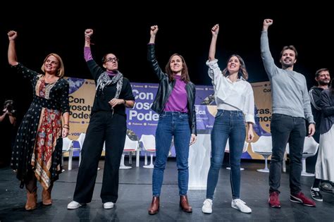 Podemos no concurrirá en las catalanas y culpan a los comunes de