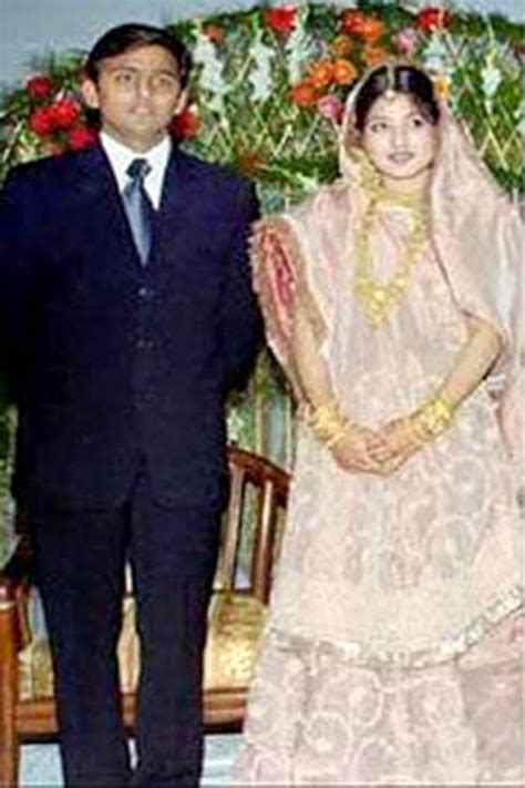 Akhilesh Yadav and Dimple Yadav’s wedding picture