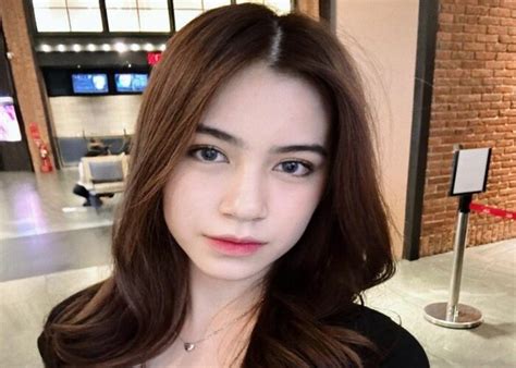 Profil Rinoa Aurora Senduk Pacar Leon Dozan Yang Jadi Sorotan Warganet