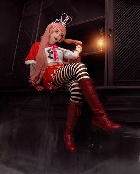 Brasileira fez um cosplay incrível da Perona de One Piece Critical Hits