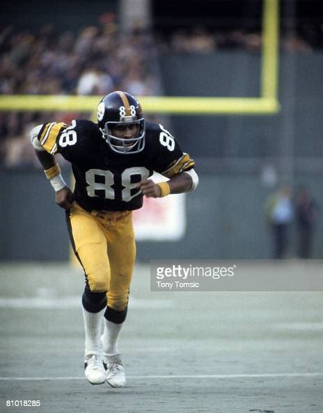 Pittsburgh Steelers wide receiver Lynn Swann runs his route during a ...