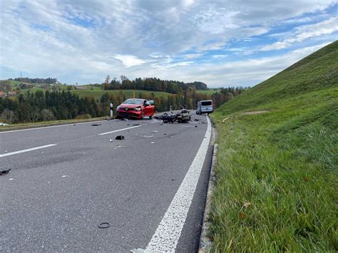 Motorradfahrer tödlich verunglückt Feuerwehr Menzingen