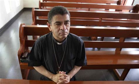 Nicaragua destierra a 18 sacerdotes incluyendo monseñor Álvarez El