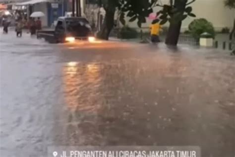 Hujan Deras Guyur Jakarta Ruas Jalan Di Ibu Kota Tergenang Banjir