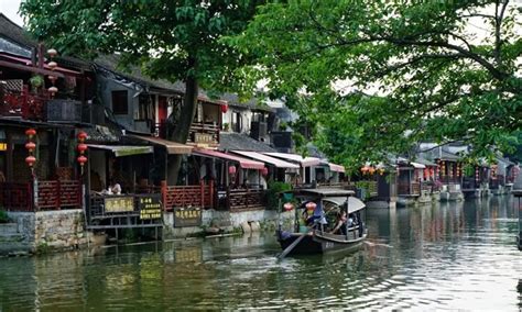 du lich  tran trung quoc de nhat  canh cua giang nam