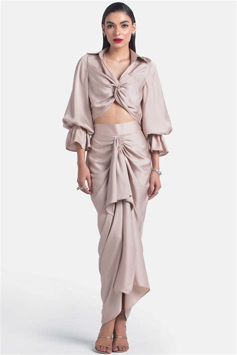 Nude Satin Crop Top By 431 88 By Shweta Kapur At Pernia S Pop Up Shop 2025