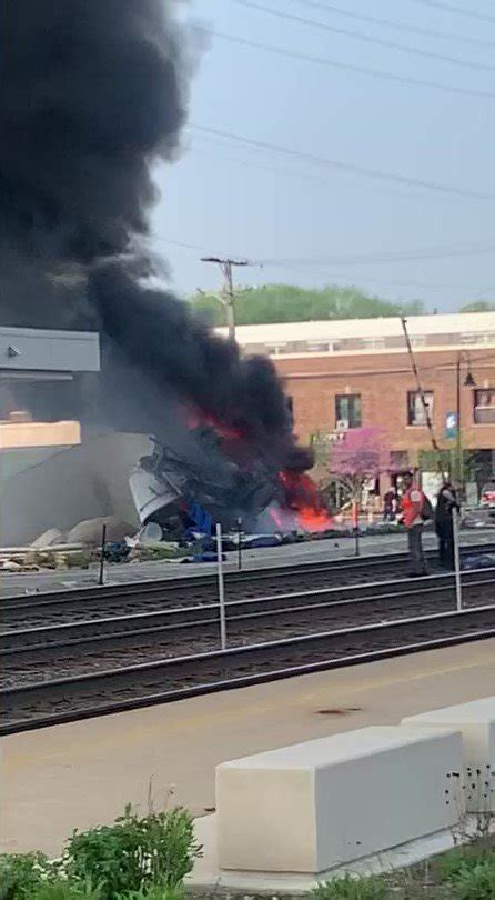 Marissa Parra On Twitter Witness Video Metra Train Collides With