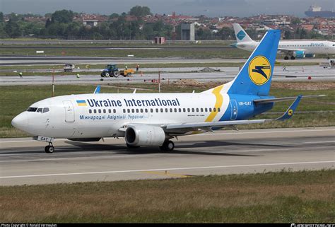 UR GAT Ukraine International Airlines Boeing 737 528 WL Photo By