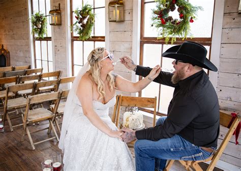 Viral Tiktok Chapel in Nashville — The Effortless Wedding