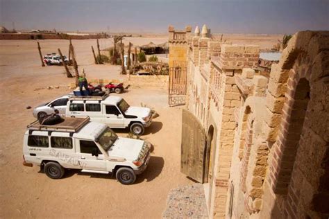 Hurghada Safari Nel Deserto In Jeep Di Ore Cena E Spettacolo