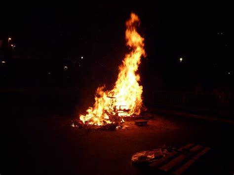 Cruz Roja Atiende A Personas En La Noche De San Juan En La Playa