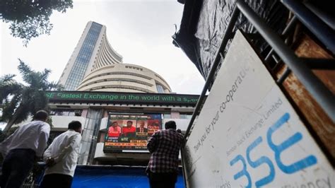 Sensex Gains 85 Points To Close At 61 308 Nifty Ends Above 18 300 Hindustan Times