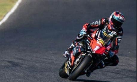 Superbike Michele Pirro Vince Gara Del Civ Al Mugello Gazzetta It