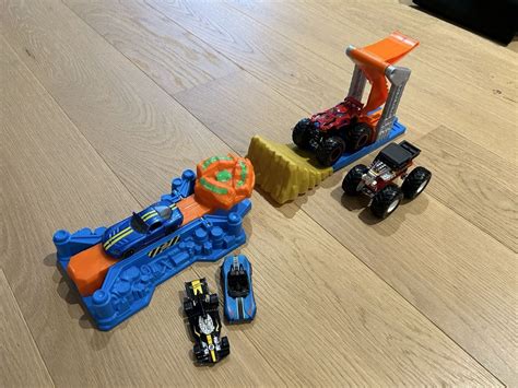 Hot Wheels Set mit Monstertruck und Autos Gebraucht in Tägerwilen für CHF mit Lieferung