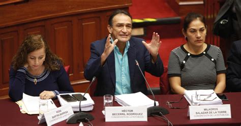 Héctor Becerril Fiscalía presentó dos denuncias constitucionales en su