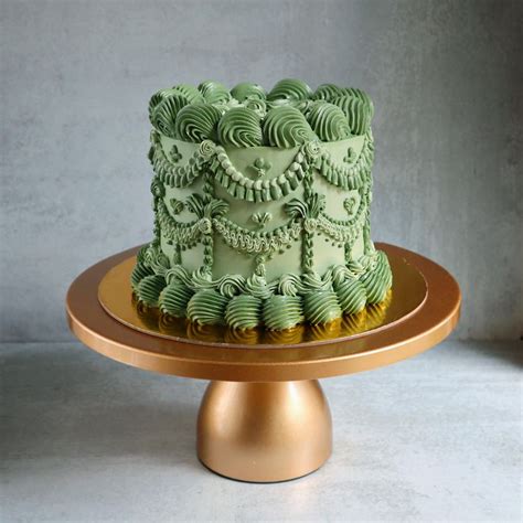 Victorian Lambeth Cake Is The Next Big Cake Trend