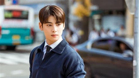 Cha Eun Woo Kalahkan Kim Soo Hyun Sebagai Aktor Dengan Reputasi Terbaik