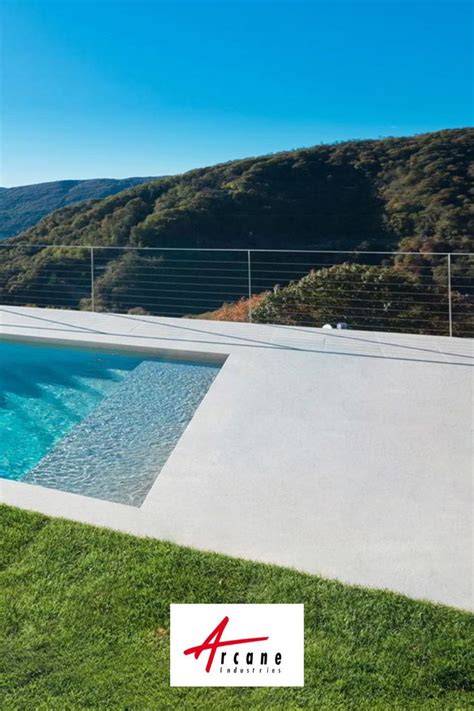 Terrasse en béton ciré plage de piscine Terrasse beton Beton cire