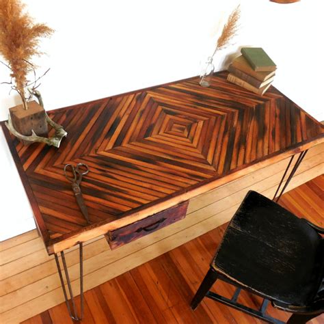 Make Your Office More Eco-Friendly With a Reclaimed Wood Desk