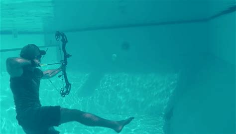 Underwater Archery Theocho