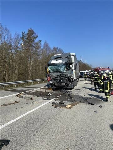 Lkw Unfälle Kakaobutter sorgt für stundenlange Sperrung auf der A61