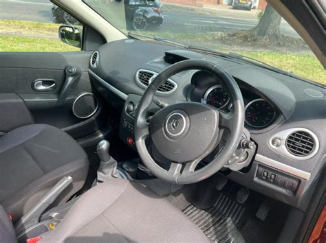 Renault Clio Dudley Sandwell Mobile