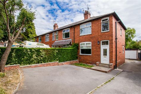 3 Bed End Terrace House For Sale In Darnley Avenue Wakefield Wf2 Zoopla