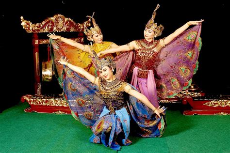 6 Tari Adat Tradisional Dari Jawa Barat - Sering Jalan