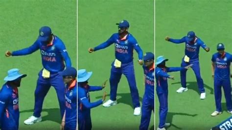 Virat Kohli Performed Lungi Dance In Chennai Dance Fiercely Video