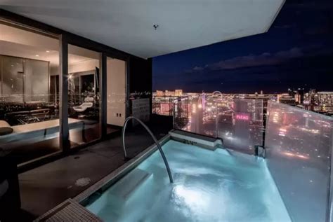 Las Vegas Hotel Rooms With Balconies Bestroom One