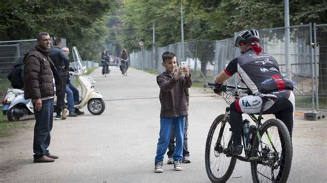 Demonstratie Tegen Falend Asielbeleid Soms Is Het Om Moedeloos Van Te