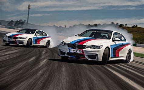 X Resolution Two White Red And Blue Coupes Bmw M Race