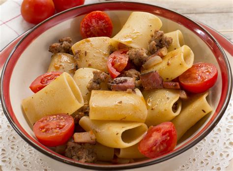 Paccheri Con Pomodorini Rossi Gialli E Verdi La Ricetta Facilissima