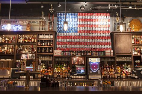 Best country bars in Chicago for beer, music and BBQ