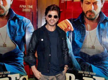 Heres What Shah Rukh Khan Gifted His Female Staff On Valentines Day