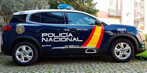 La Policía Nacional estrena en Vigo sus diez nuevos vehículos