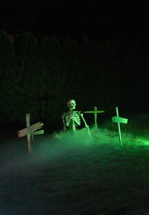 Cemetery Fog Creepy Halloween Decorations Halloween Yard Displays