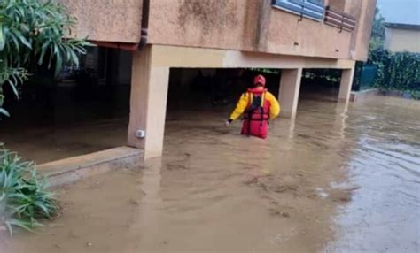 Nubifragio All Isola D Elba Allagamenti Persone Bloccate In Casa