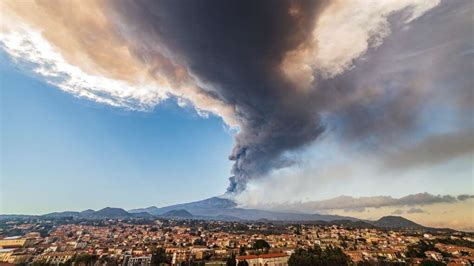 Etna Volcano Erupts Buzzer