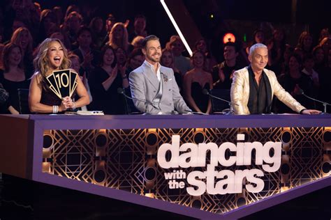 Dancing With The Stars Drops A Semifinals Non Elimination Shocker