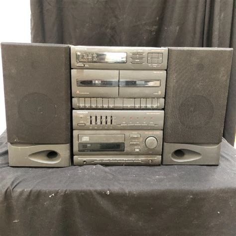 Lot 38 - Magnavox Stereo System | EstateSales.org