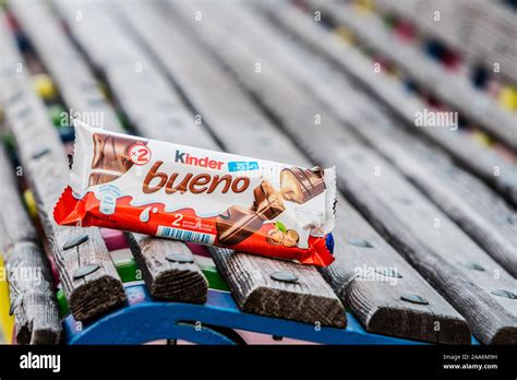 Kinder Bueno De Lait Et De Noisettes Barre De Chocolat Un Dessert